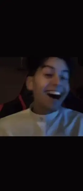 عباس سماوة يبعر هههه😂👈🏻👉🏻