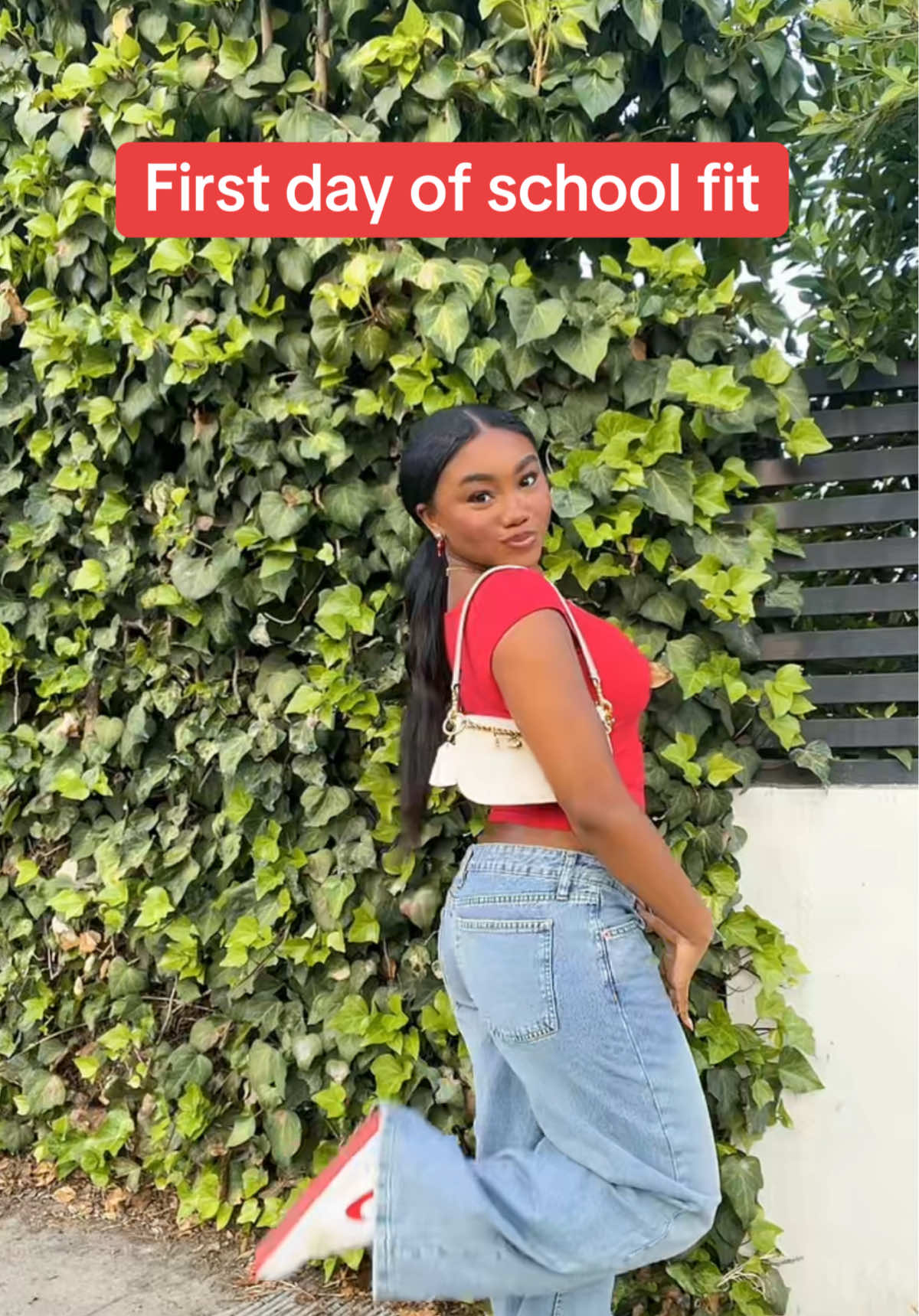 First day of school fit!📚❤️ #firstdayofschool #fitcheck #OOTD 
