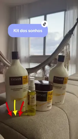 kit contém 4 itens 01 Shampoo purificante 1LT 01 condicionador hidratante 1LT 01 Máscara Karseell Collage 500ml 01 Óleo 60ml Com ingredientes de alta qualidade e uma fórmula inovadora, esse kit é o complemento da Máscara Karsell Collagen e oferece hidratação profunda, redução do frizz e reparação intensa. Pronta entrega em 24 horas@PJ cosméticos 