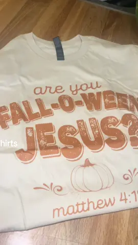 This fall religious shirt is so cute!! Pumpkin 🎃 grab yours and get in time for fall!! #tshirt #fall #christianposts #jesuslovesyou 
