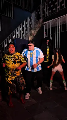 Mão na boca mão no peitin 