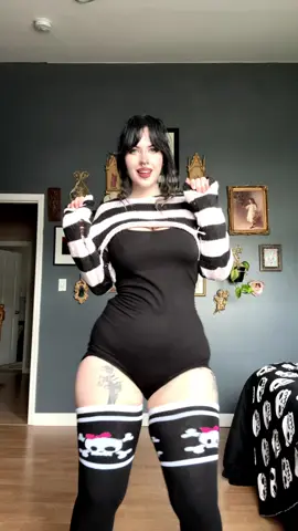 my hair is so messed up from learning this dance lol how’d i do? 