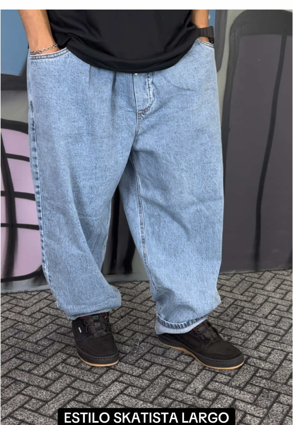 🚨Chegou novidade @fateskateboarding nas lojas🤩, as verdadeiras baggy balãoo🎈 do jeito que nós skatistas amamos usar na sessão ou no rolê😉, Largona e caimento perfeito com diversos modelos em jeans, cotelê e sarja. Corre para o site ou lojas físicas que tem disponível do tamanho PP ao GG🔥. ⬇️⬇️ . 🌐 www.cbskateshop.com.br 📍Rua Consolação - N°323 (SP) 📍Shopping Aldeota - Fortaleza . 📲Compre no site e retire nas lojas físicas. . 💸Todas as compras você ganha cashback!! . 🚚Frete Sedex R$19,90 nas compras acima de R$99,90 para os Estados (Sul, Sudeste e DF) - Frete grátis para todo Brasil nas compras acima de R$399,90!! . #cbskateshop #fateskateboarding #baggyjeans #calças #calçaskate 