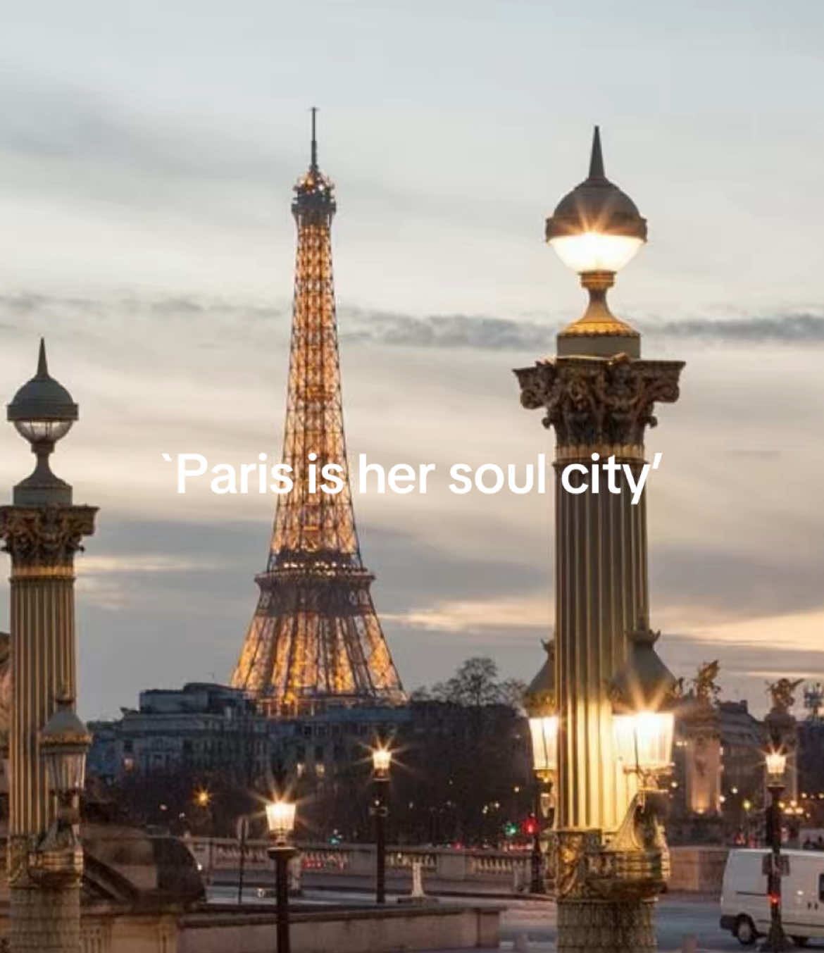 I live in Paris and I can tell it’s like living in a dream ( I kinda exaggerated ) #paris #soulcity #city #france #relatable #clagirlys #aesthetic #vibe #fyp #blowup #viralTikTok 