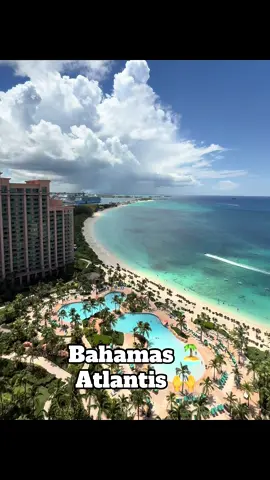 The Bahamas: where time slows, the water glows, and every moment feels like paradise. 🌊☀️🍹 #fyp #viral #travel #beach #vacation  