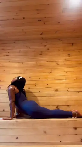 Sauna 🧖‍♀️ “Hot Yoga Style” Work !!  #workout #explorepage #postpartum #Fitness #coreworkout