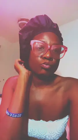 This bob didn’t ask for permission—it just showed up and snatched edges. 💅🏽 #SnatchedEdges #BobGlowUp #HairFlip #WigQueen #FYP 