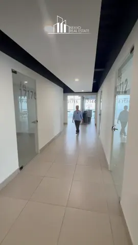 🏢 Piso 17. Torre Momentum.  Vista que quita el aliento. ✨ Consultorio + sala de exposición + restaurantes = TODO en un lugar 🍽️ Desde 21.43 m² por $13,300 (mantenimiento incluido) Seguridad, ubicación y comodidad garantizada 🔒 Centro Sur nunca se vio tan bien desde arriba 👀 📲 Agenda tu cita y sube al éxito #ConsultoriosEnRenta #MomentumCentroSur #RentaQuerétaro #ConsultorioPremium #RealEstateQuerétaro     