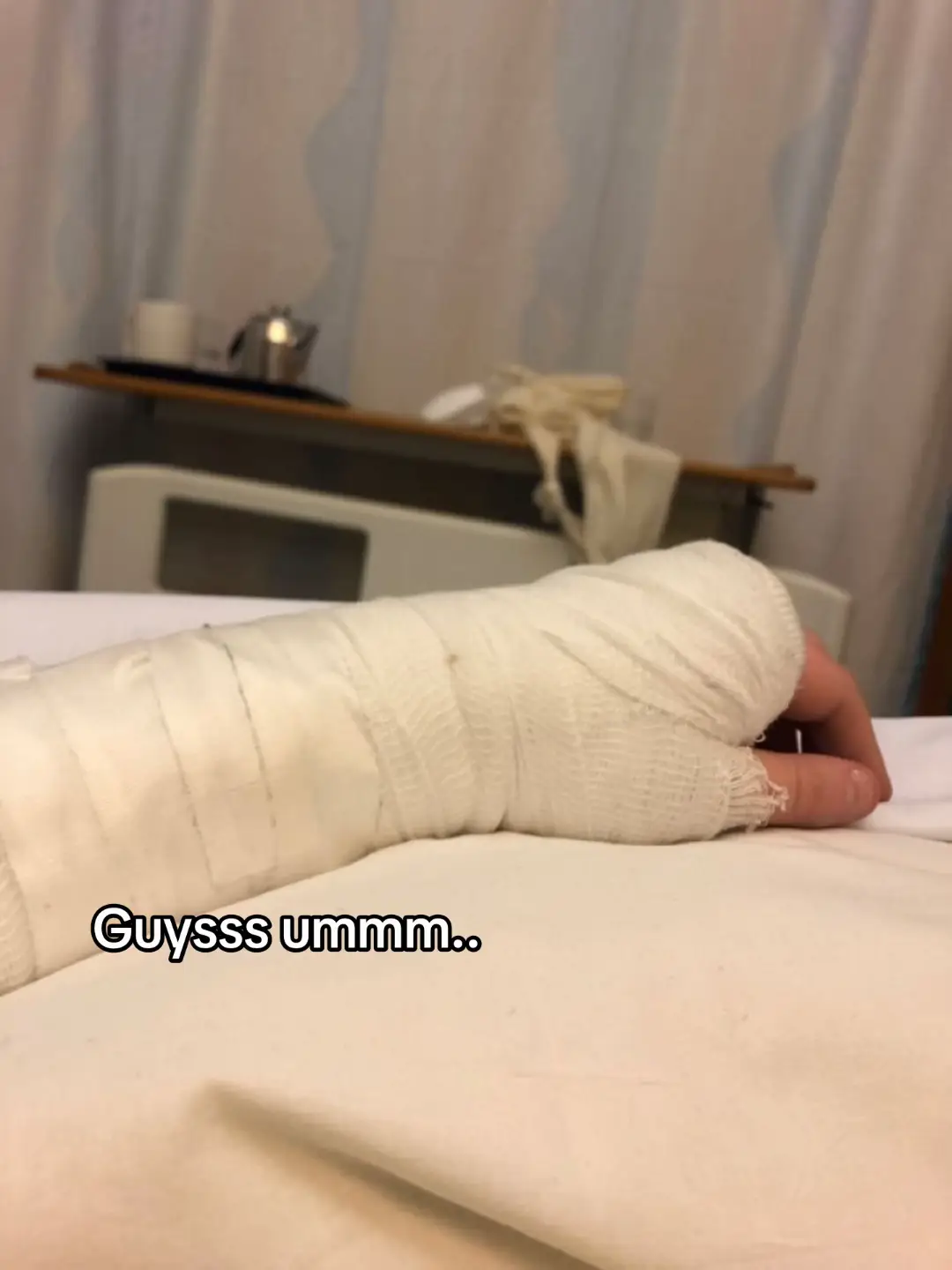 So um this happened #fyp #photo #brokenarm 
