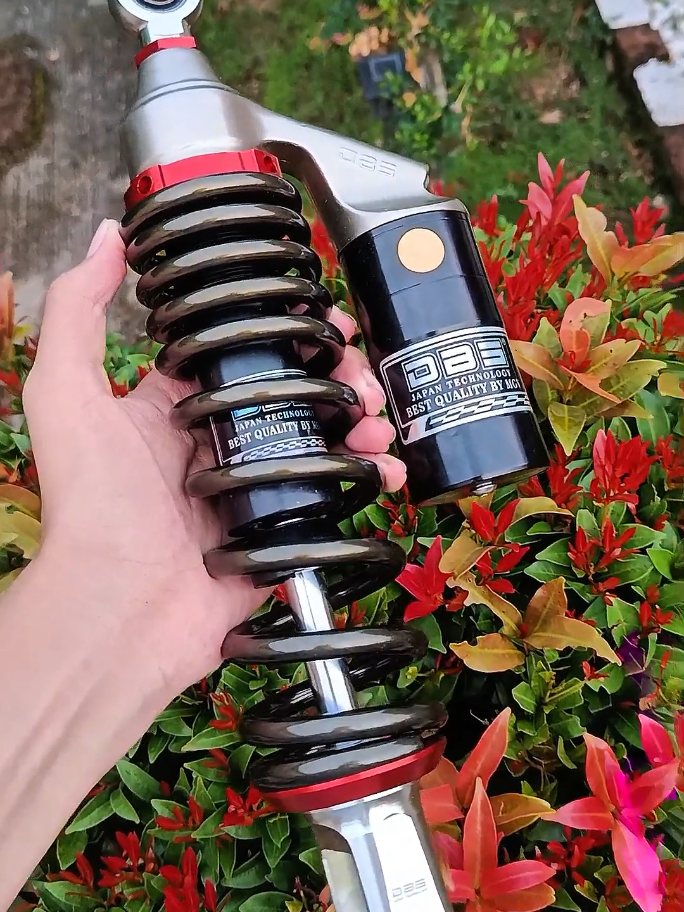Shockbreker original DBS 8899 GPLUS. #shockbreaker #shockbreakertabung #shockbreakerdbs #shockbreakerbelakang 