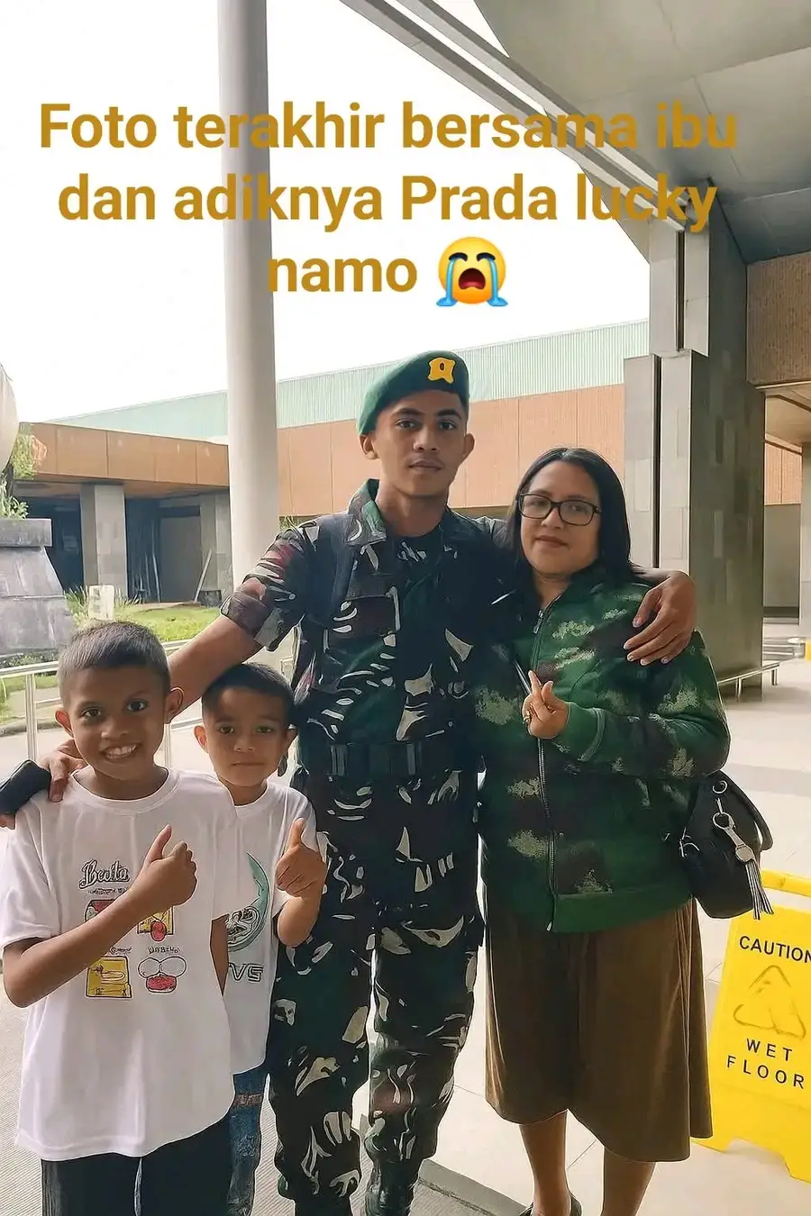 #Foto_terakhir_Bersama_adikdanMama 