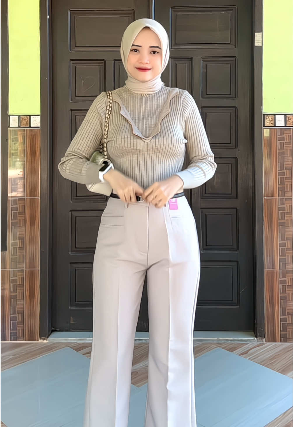 celana cutbray bahan semiwol udah ga pakai karet bagian belakang nih 😍  #celanacutbray #celanamurah #celanakyliecutbray #celanawanitaterbaru #spilloutfit 