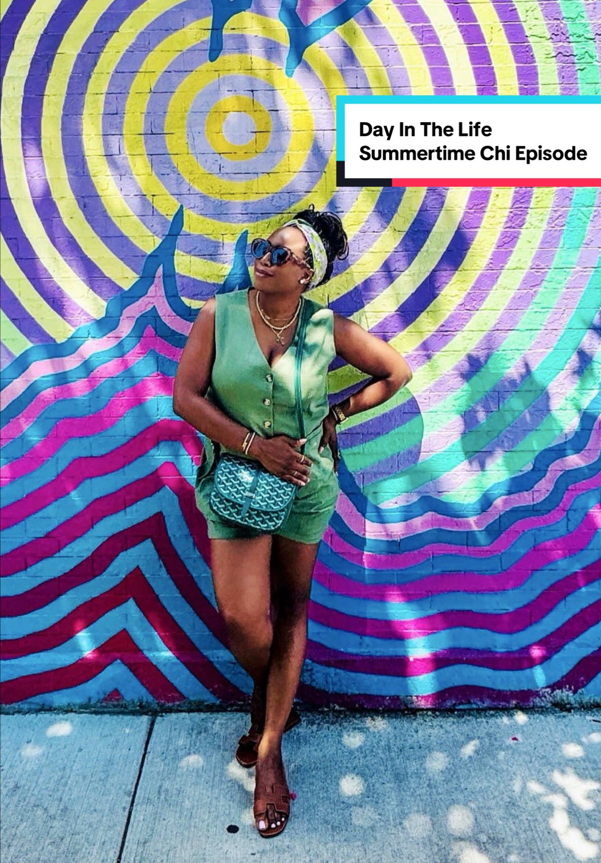 Spent a day wearing Vanilla Powder by @Matierepremiere and Wavechild by @Room 1015 to spend a summer day in the city. These perfumes share a coconut note that make them the perfect pairing, they really do enhance one another for an amazing scent trail. And the food @The Loaf Lounge did not disappoint either! Highly recommend their breakfast sandwich #perfumecombo #loafloungechicago #chicagoeats #perfumerecommendation #summertimechi 