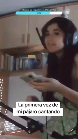 La primera vez que A'tlhas mi ninfa canta una melodía 🤍 #lentejas #fyp #song  #ninfapapillera  #cancion 