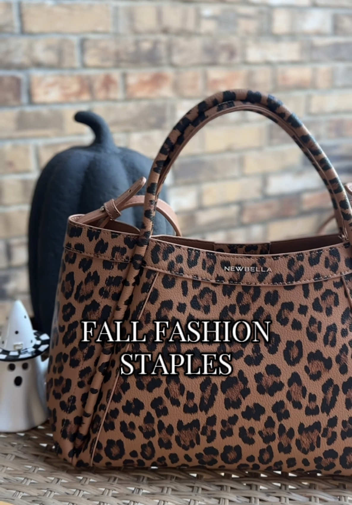 #creatorsearchinsights #fashionessentials #wardrobestaples #autumnfashion #handbag @NEWBELLA @Newbella.Fashion 