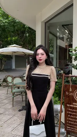 Váy thiết kế cổ tròn phối tơ chấm bi, viền ren nơ liền. Dáng A xoè dài #vaythietke #vaythietkecaocap #vaycongso #vayxinhmoingay🎀 #OOTD #Evii 