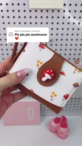 Replying to @Marielle Mashroom is finally here! #mashroom #cutecore#smallwallet #cutewallet #zipperwallet 