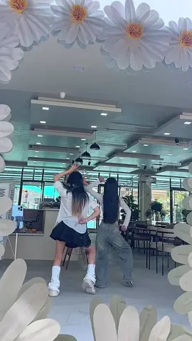 Nhảy tỉ lần chưa chán cùng @chipsbongne (dc@Lùn mà cháy 🔥 ) #na #van #dance #xuhuongtiktok #ilovetiktok 