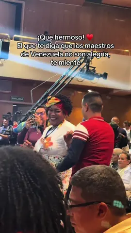 Los maestros y maestras de Venezuela son alegría ♥️ #maestro #tiktokviral #fypシ #foryou #venezolanos 