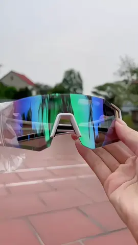 🌈 Kính râm đổi màu siêu ngầu – chống bụi, chắn gió cực đỉnh! 📌 Đi phượt, đi đường dài hay đi chơi đều “chất như nước cất”! 👉 Mua ngay kẻo hết hàng! #kínhrâm #chốngbụi #đổimàu #mtdongho88 #xu hướng
