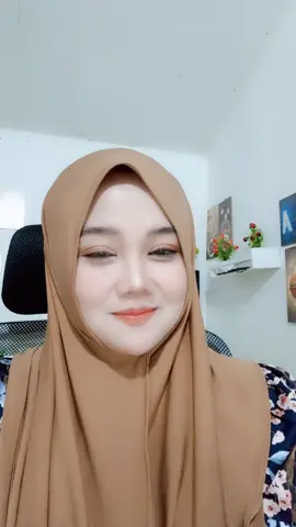 jangan senyum trus dong