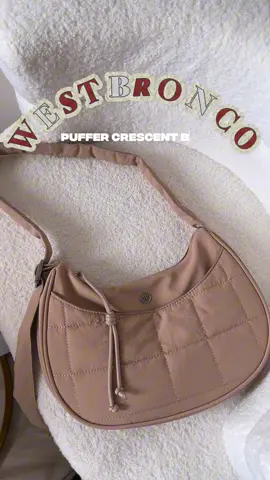 my “everyday bag” award goes to this puffer 💼 😩✨ #westbronco #shoulderbag #bag #pufferbag 
