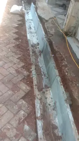 pemasangan Yudit bes beton saluran 