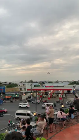 Siêu phẩm Qatar hạ cánh tại sân bay Tân Sơn Nhất 