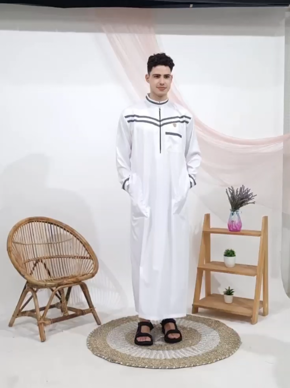 Gamis/jubah pria dewasa AL GHAFAR brand al barizi warna putih