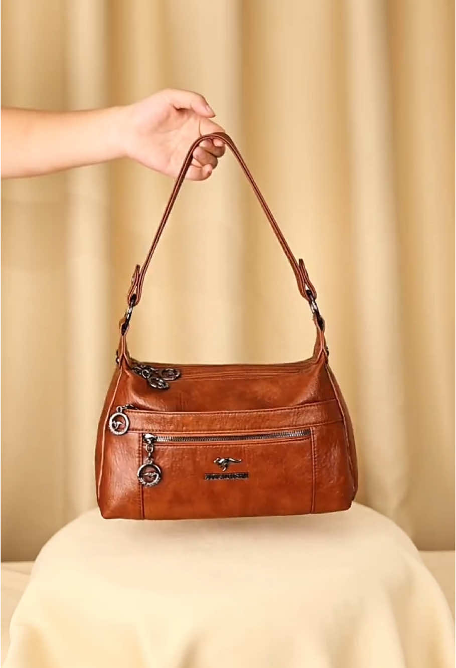 #slingbag #begsilang #begwanita #Beg #Handbag #shoudlerbag #handbagmurah 