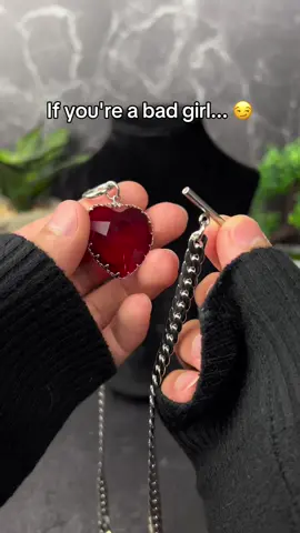 Who needs this Heart Glass Pendant Choker? ❤️‍🔥 #necklace #chain #choker #collar #alt 