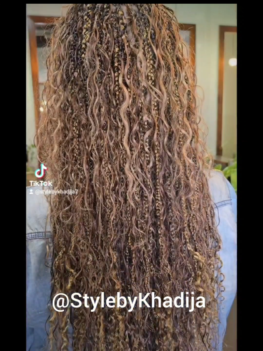 Splendid in and out.💎 with her fantabulous crown  👑  Boho knotless braids by @StylebyKhadija  Meet me at  5664 West 3rd street,  LA CA 90036 Senses Salon  #essencemagazine #permamentextensionlocs #locstyles #locsjourney #californialocs                         