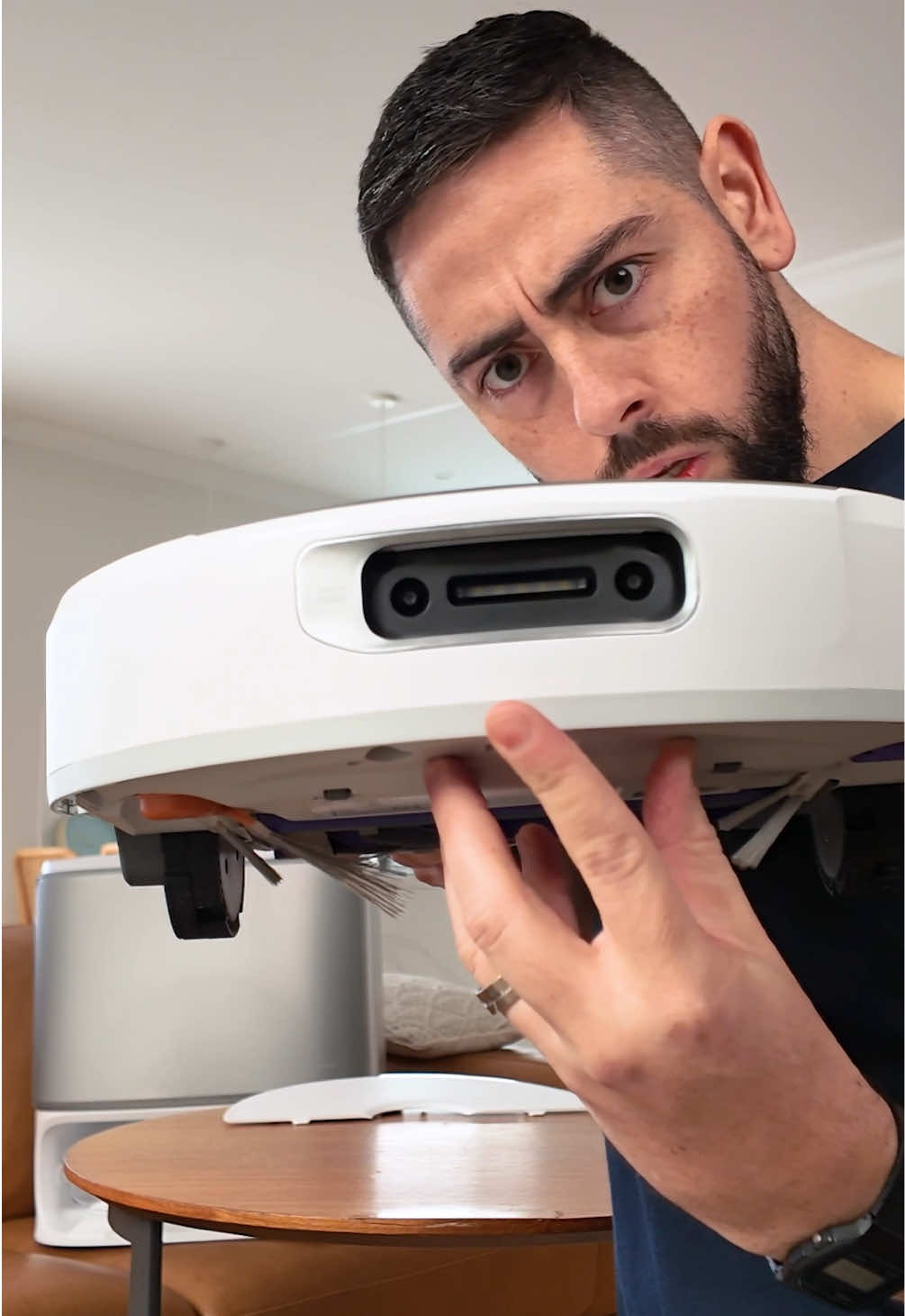 Unboxing Narwal Flow AI Robo Vacuum & Mop #ad #narwalpartner @Narwal Robotics #robotvacuums #cleanwithai  I’ve been testing out the Narwal Flow, and honestly… It's insane how far tech has come. If you’re curious, you can check out the link in my bio!
