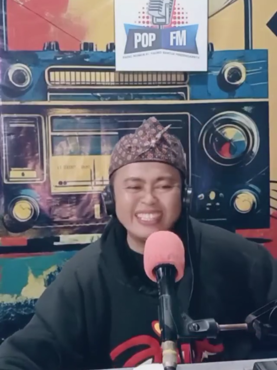 Mbah Sumo Wingko Babat Pop FM Semarang. #popfm #radionomorsatu #radioterbaik #penyiaridola 