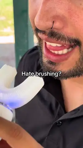 Hands-free brushing is now here! Brush in 10 seconds with 0 hassle #teethcare #teethbrushing #SelfCare #travel #teethwhitening This hands free brush help me out to keep my mouth clean, I can use it while traveling or when I’m at the office, I can keep my teeth clean #tiktokmademebuyit 