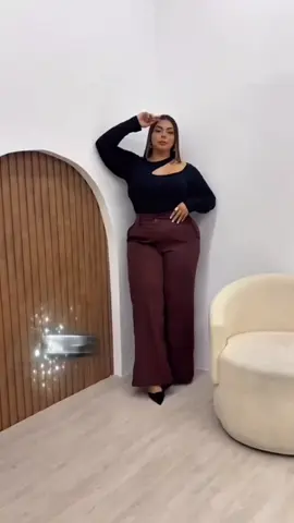 🤩Calça Feminina Alfaiataria Plus Size Pantalona Wide Leg💖 #modaplussize #TikTokFashion #Hootd #pantalonaplussize #ertrends 