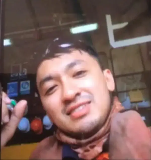 Ada yang mau bantu gak  soal nya uang aku kurang 6 juta mau pulang kampung