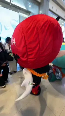 Domiia 🤣🤣. Con nhà ai mà nghịch ngợm thế này 😆😆 #CharacterFestThailandxGMMTV #permpoon #DOMIIA @PERTHPPE @DOMIIA @Santa 