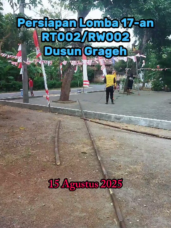 ✨ Sore ini semangat kebersamaan terasa banget! 💪 Beberapa warga panitia laki-laki RT002/RW002 Dusun Grageh kompak gotong royong persiapan lomba 17-an. Semua demi malam nanti yang penuh kemeriahan dan kebanggaan! 🇮🇩🔥 #GotongRoyong17an #RT002RW002 #DusunGrageh #SemangatKemerdekaan #FYP 
