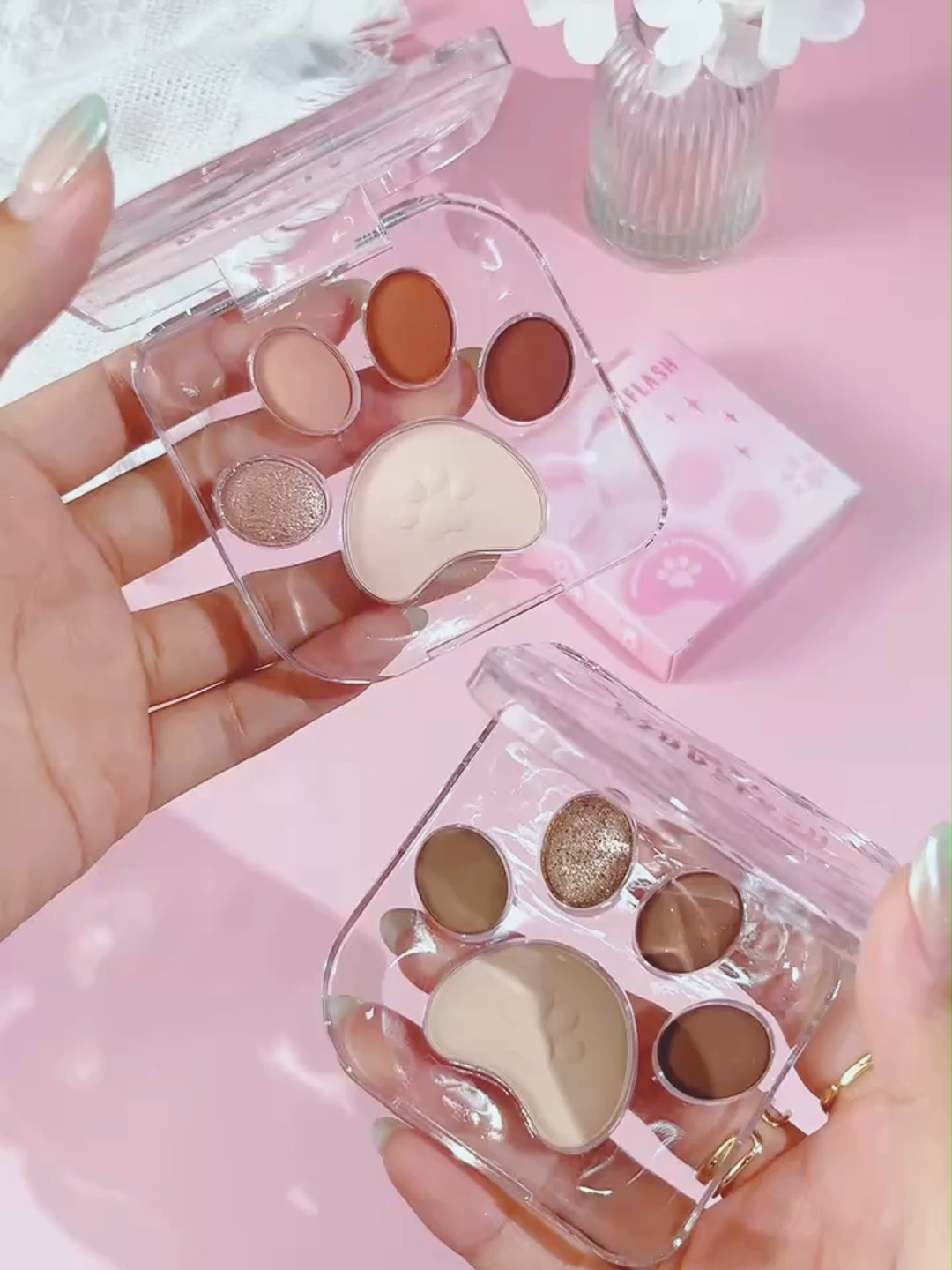 🐾🌸 Bentuk cakar kucingnya super gemes, wajib ada di pouch makeup! #pinkflash #pinkflashbeauty #cat #eyeshadow #new #newproduct #newarrivals