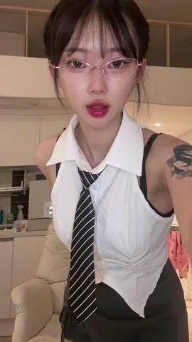 안경썼더니 성격 미묘하게 바뀜 #fyp #すよん 