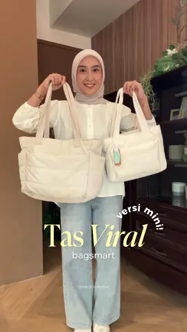 walaupun size S tapi sama sama spacious & banyak compartment nyaa 😍✨ #rekomendasitas #totebag #bagsmart #bagsmarttotebag 