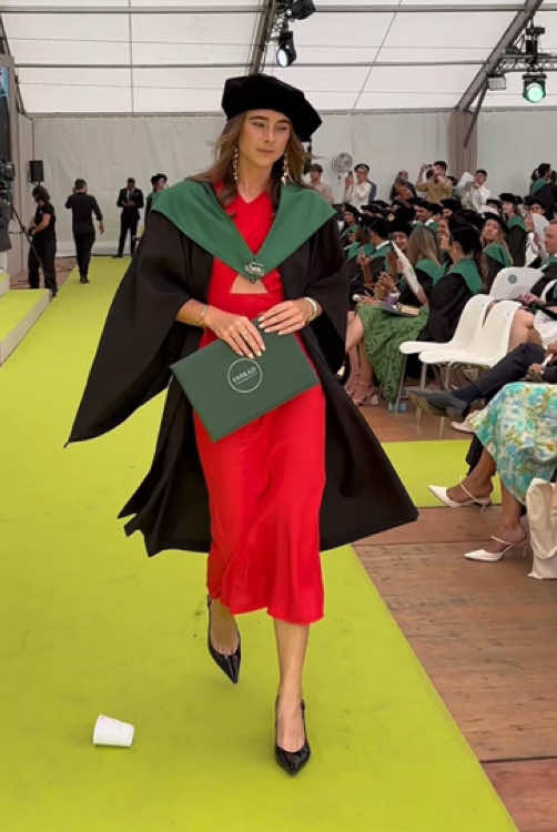 Which one do you like more in the graduation catwalk?🤩📷. #GraduationRunway #WalkingToTheFuture #FromStudentToSlayQueen #SlayTheStage #GradFashion #GradLook #CapsAndGownsButMakeItFashion #RunwayReady #ClassOf2025 #GradVibes #FYP #ForYou #ViralVideo #TrendingNow#usa my