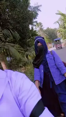 রাস্তায় কোন ছেলে দেখতে ক্রাশ খাইমু এরকম মেয়ে আমি না 