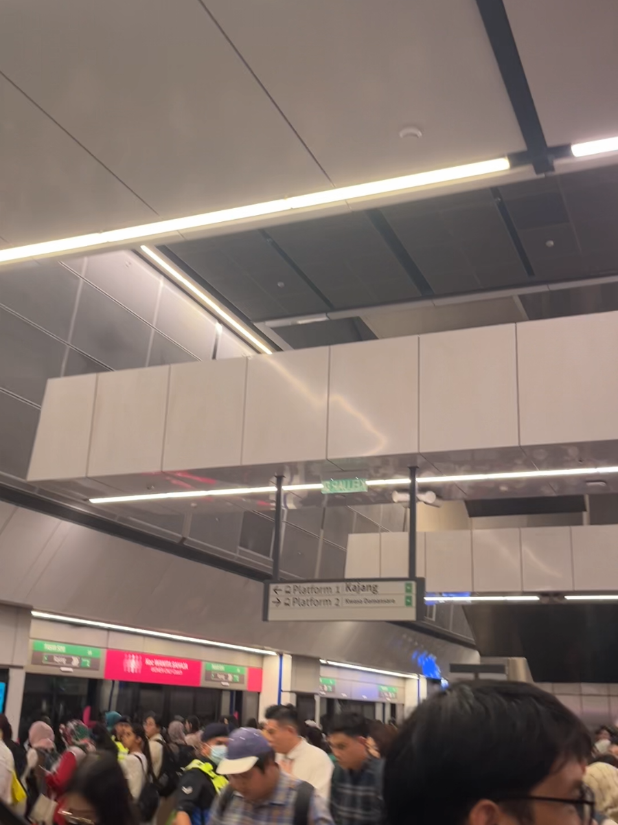 Pasar Seni 6pm Weekdays #kualalumpur #mrtkajangline #jomnaikmrt #pasarseni #rapidkl 