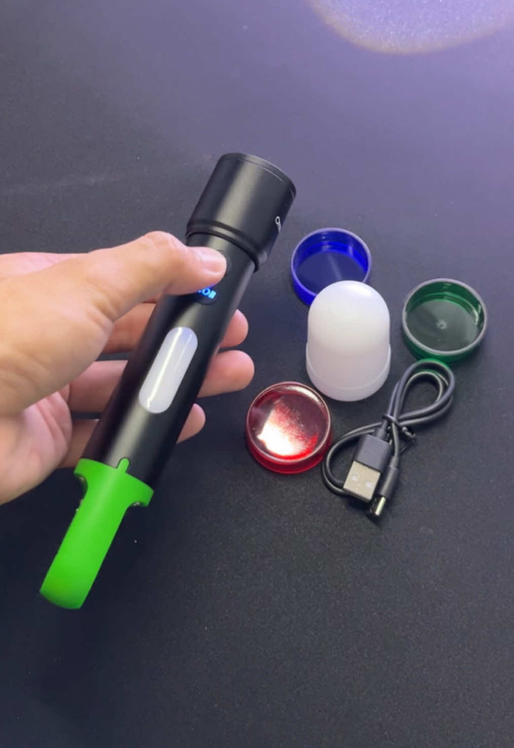 Orashare OL03 Flashlight ⚠ Warning: This video contains flashing lights that may trigger seizures in some viewers. Viewer discretion is advised. #flashlight #emergencylight #floodlight #orashareol03ledflashlight #ledflashlight 