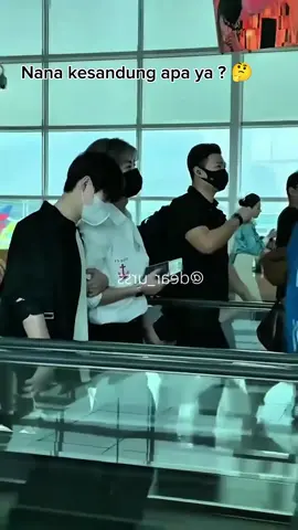 kesandung kaki sendiri kah ? 🤔 #jeno #jaemin #nomin #fyp #foryou 