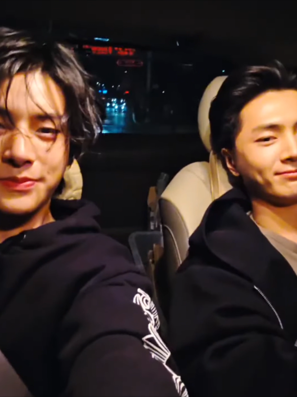 lagunya jayke bgt yg kgn kampung halaman, satunya pen balik amrik satunya aussie😅 #jay #jake 