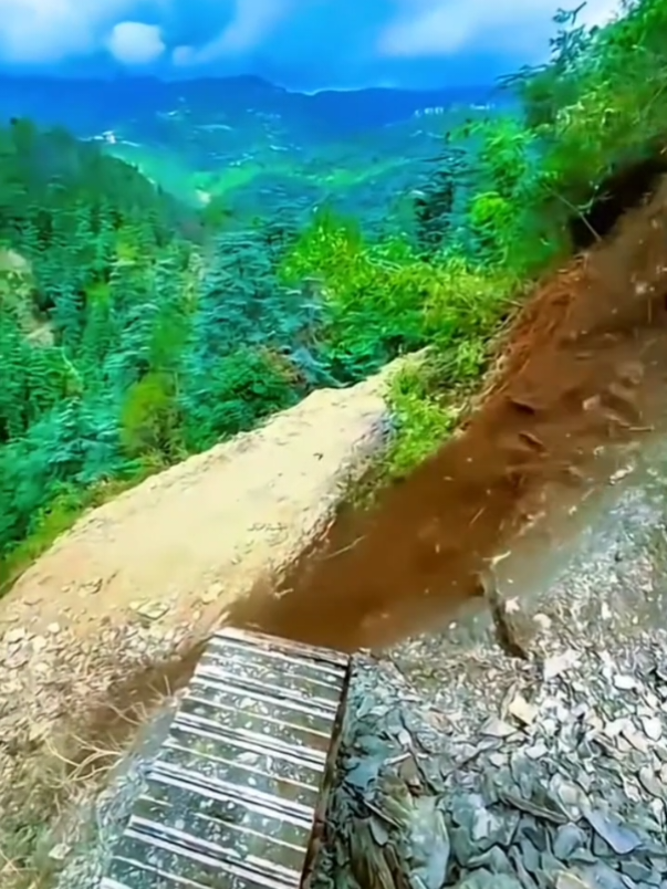 Auto melayang #longsor #tambang #excavator #viral #fyp 