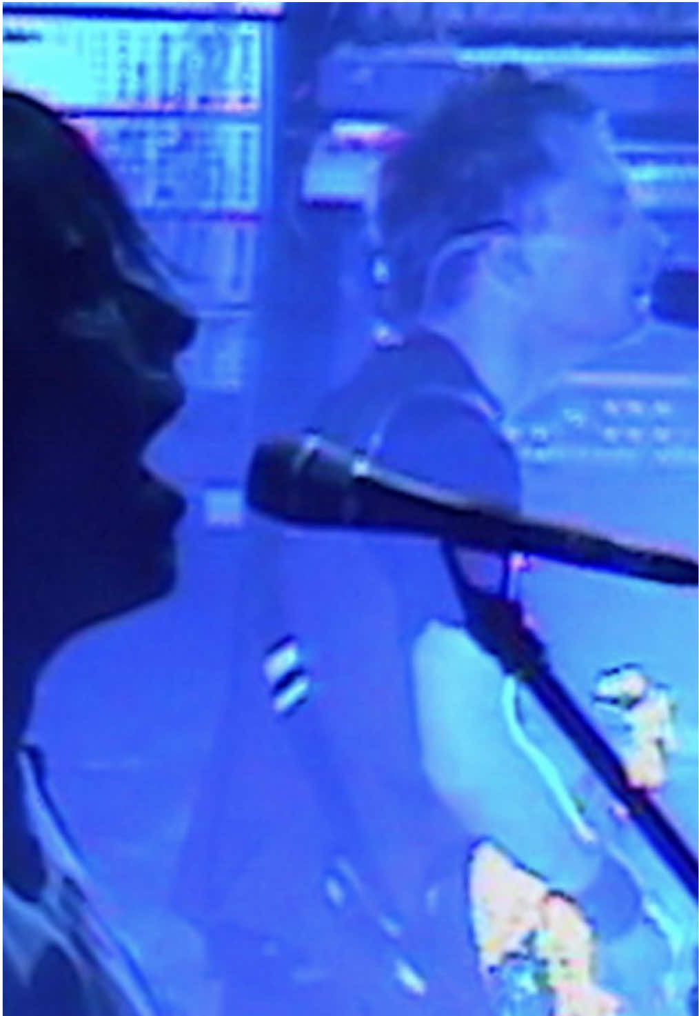 2 + 2 = 5 (Hail to the Thief Live Recordings 2003-2009). Full video on YouTube now. #radiohead #livemusic #hailtothethief #htttlive 
